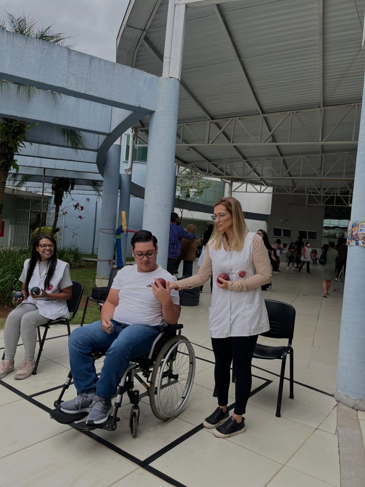 Na APAE Barueri, a Semana das Crianças é a Semana dos Esportes: bocha, boxe, brinquedos e muita torcida — foto 1