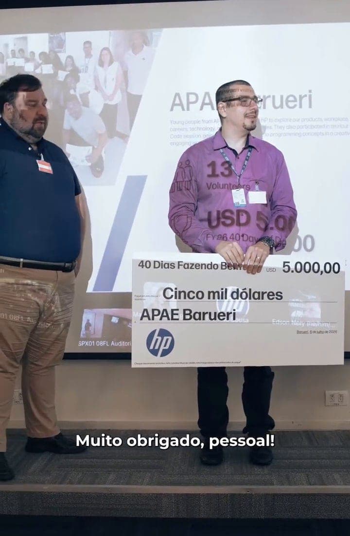 Registro da entrega da doação da HP à APAE Barueri — 6