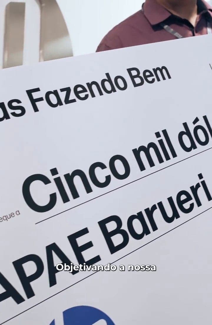 Registro da entrega da doação da HP à APAE Barueri — 8