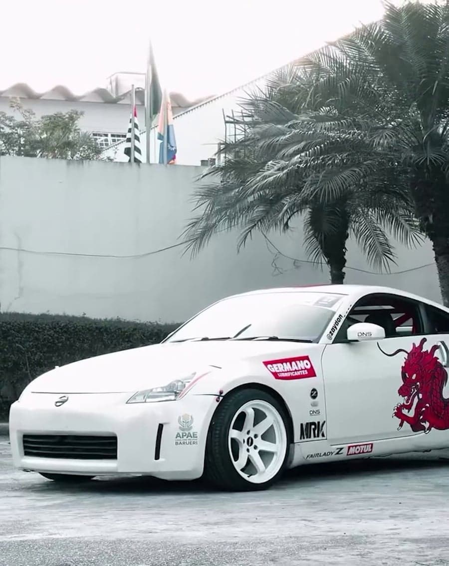 Carro do Dragão e o piloto Zaidon, do universo do drift, em ação ligada à APAE Barueri — 1