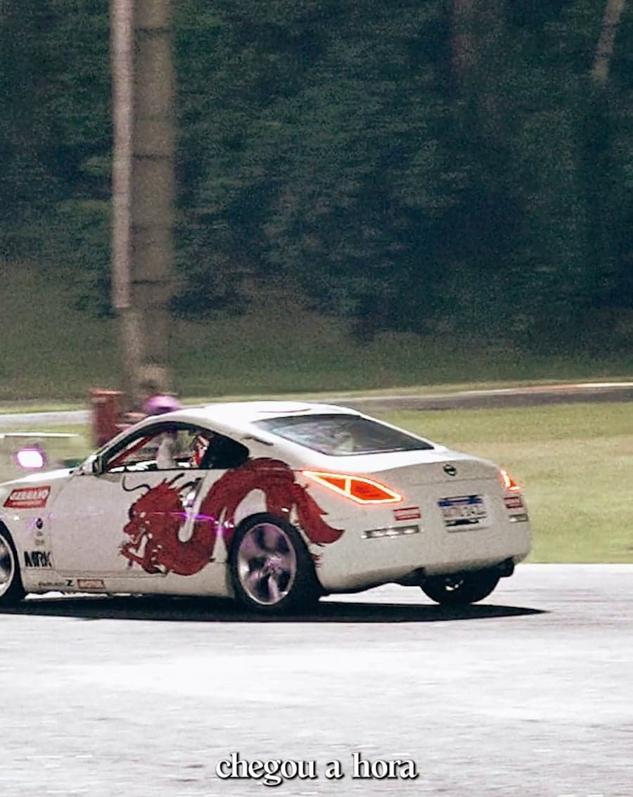 Carro do Dragão e o piloto Zaidon, do universo do drift, em ação ligada à APAE Barueri — 4