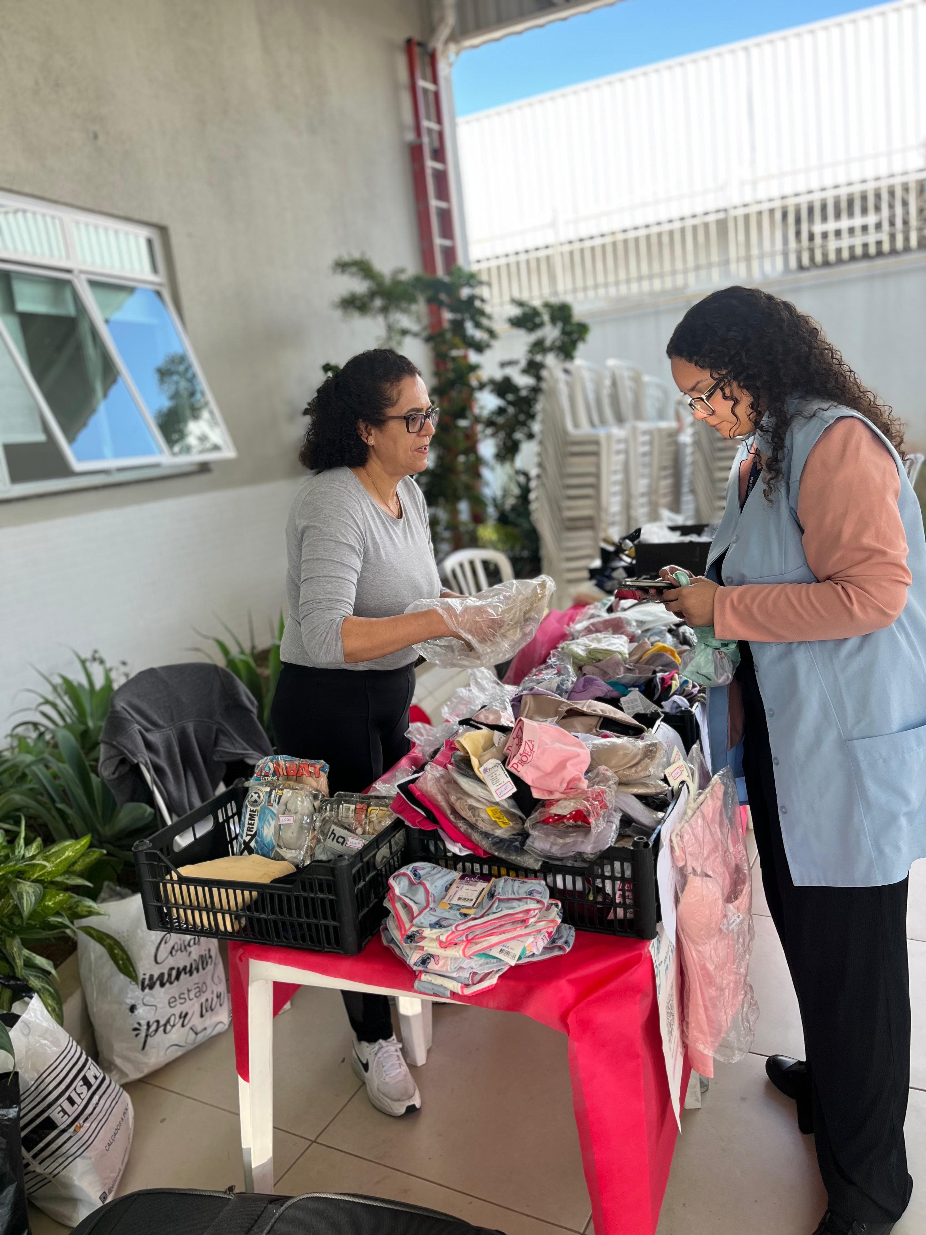 Projeto Girassol leva produtos de famílias da APAE Barueri a duas feiras da cidade — foto 6
