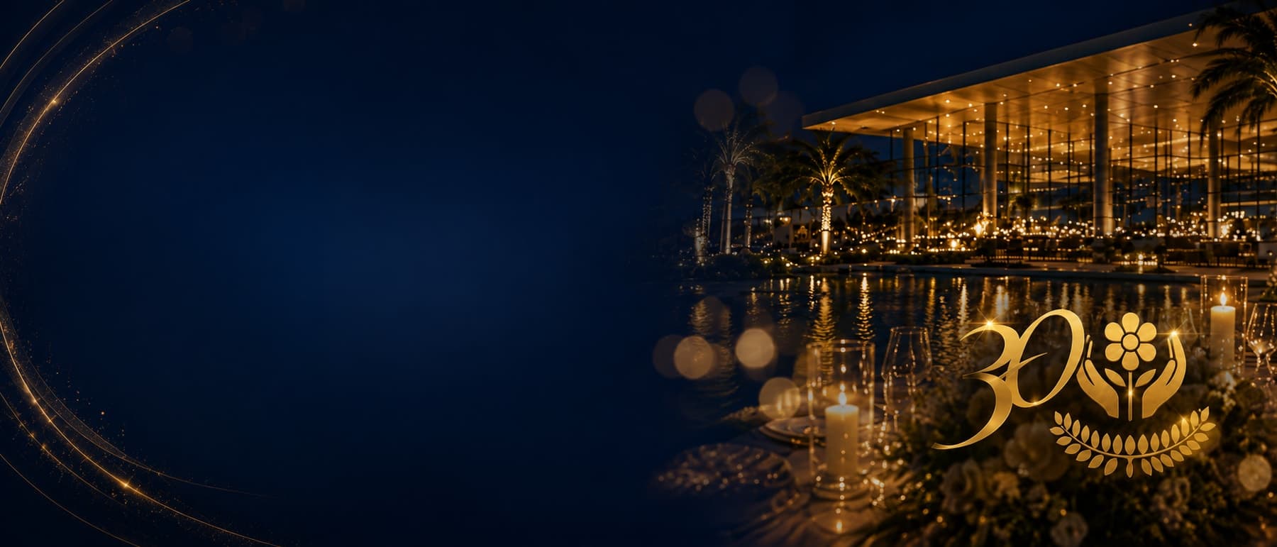 Salão do Alphaville Tênis Clube iluminado à noite, com o emblema dourado dos 30 anos da APAE Barueri