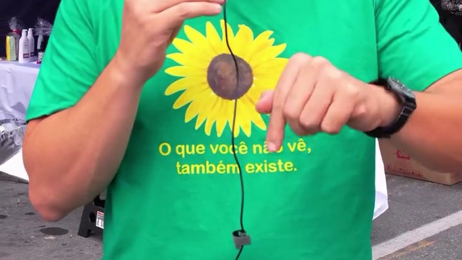 Projeto Girassol chega às feiras da cidade: barraca da APAE Barueri estreia na Feira Noturna do Silveira